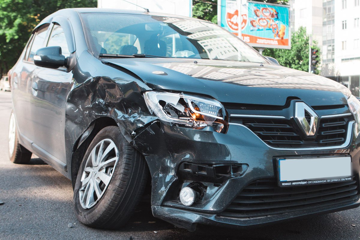Повреждения на Renault