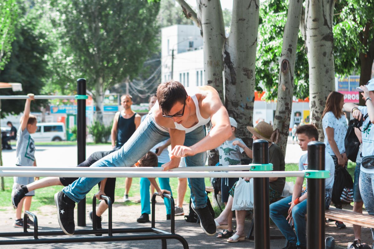 В Днепре прошел масштабный Чемпионат по street workout В Днепре прошел масштабный Чемпионат по street workout