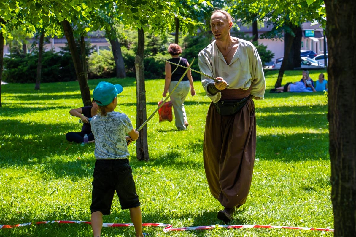 Защищайся, тысяча чертей! Защищайся, тысяча чертей!