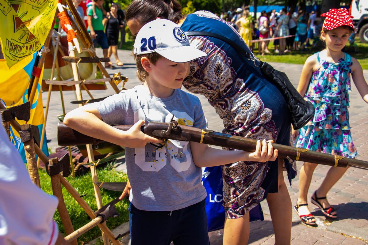 Было слишком интересно, чтобы просто пройти мимо Было слишком интересно, чтобы просто пройти мимо