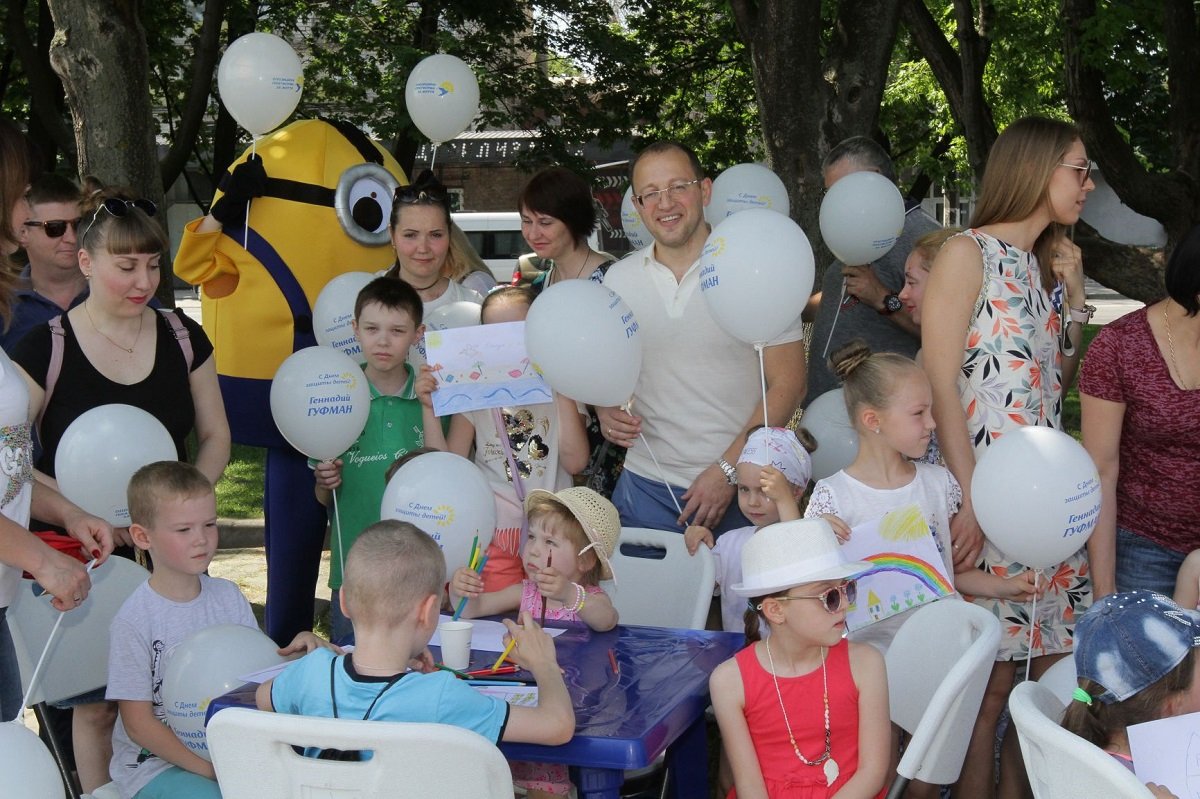 Необычная акция: сегодня Днепр смотрит на жизнь глазами детей 1