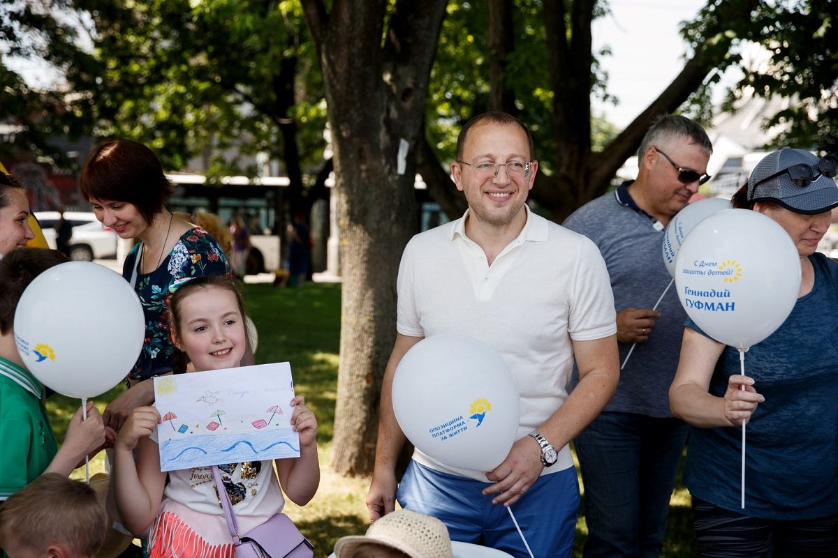 Необычная акция: сегодня Днепр смотрит на жизнь глазами детей 2