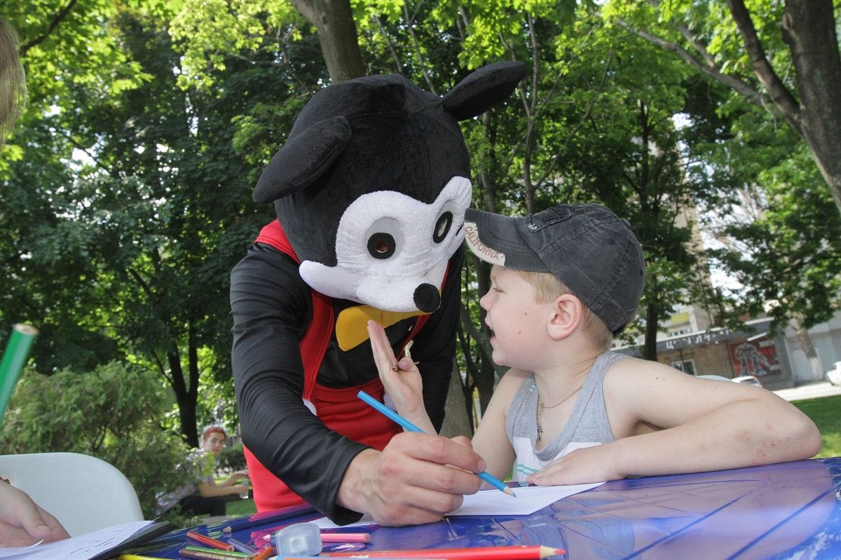 Необычная акция: сегодня Днепр смотрит на жизнь глазами детей 4