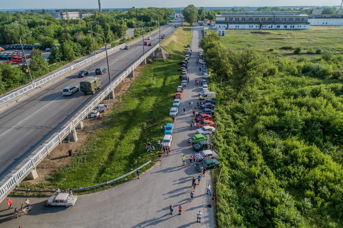 Попробовать свои силы в дрифте решили более 10 автомобилистов Попробовать свои силы в дрифте решили более 10 автомобилистов