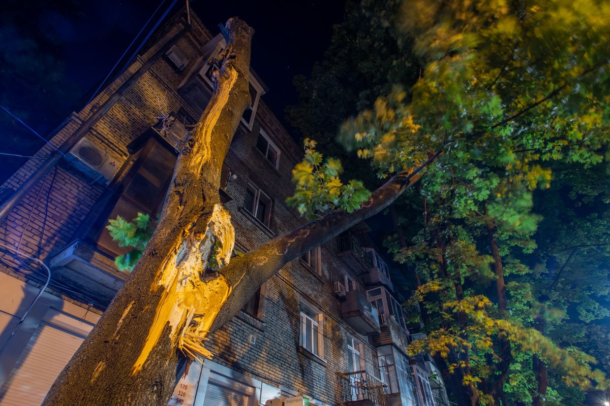 Быть внимательнее нужно и пешеходам Быть внимательнее нужно и пешеходам