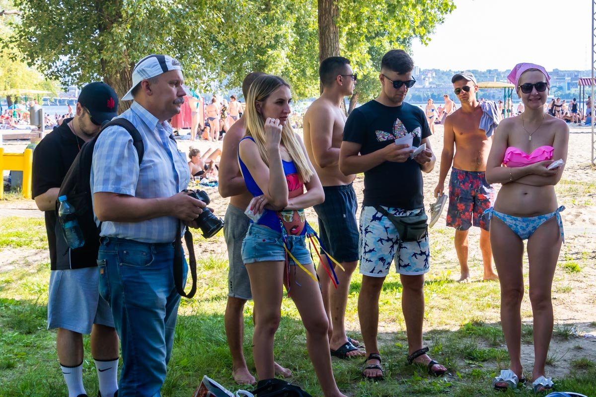 Поплавали, теперь можно и спасти кого-то