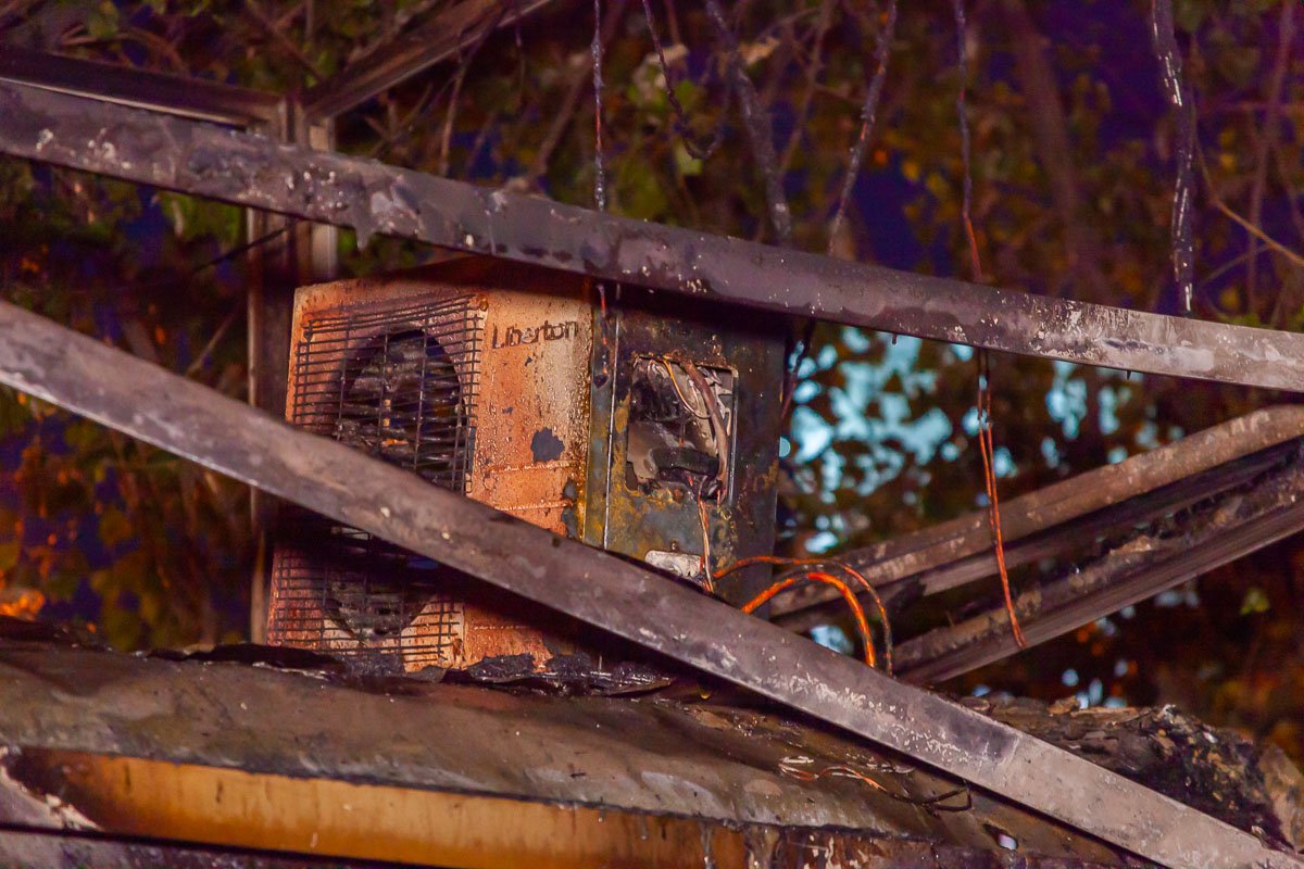 Для того, чтобы ликвидировать возгорание, пожарным понадобилось около 20 минут