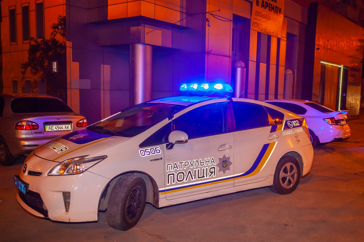 На месте происшествия работало несколько патрулей полиции и медики На месте происшествия работало несколько патрулей полиции и медики