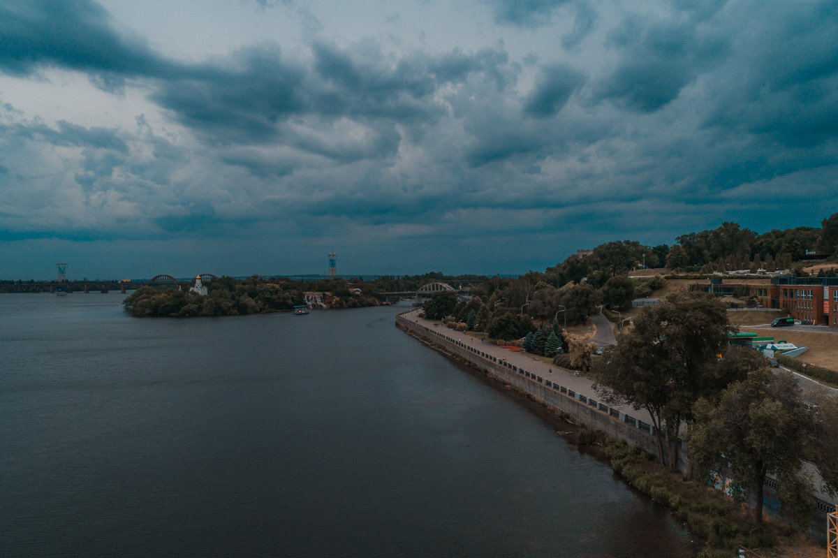 надевал на себя что сызнова входит в моду,