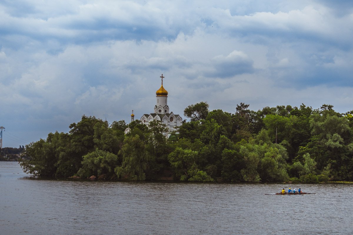 перешел на шепот. Теперь мне сорок.