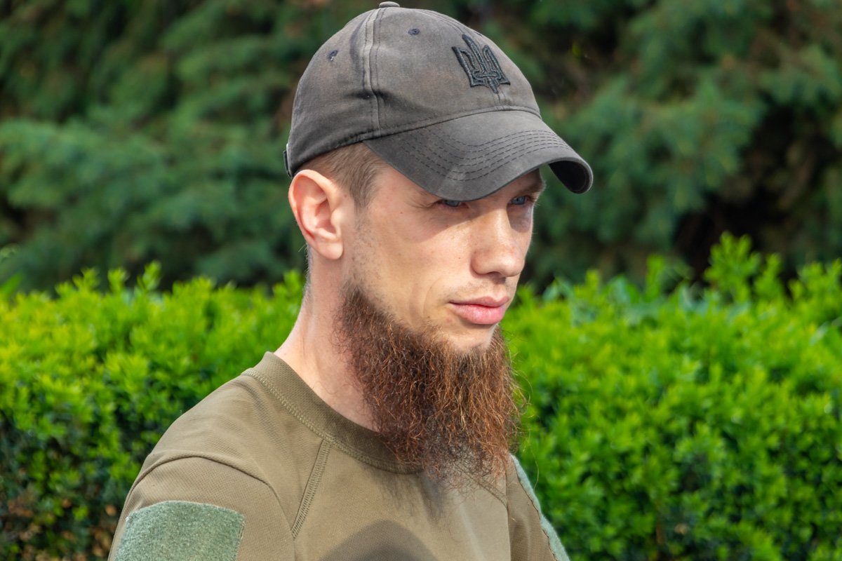 Люди должны требовать что-то на местах, а не в виртуальной реальности