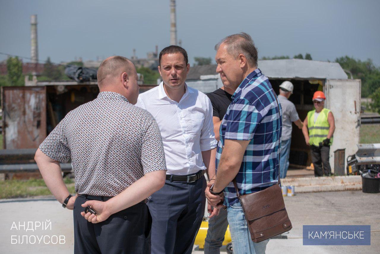 В Каменском завершается капитальный ремонт аварийного деформационного шва 1
