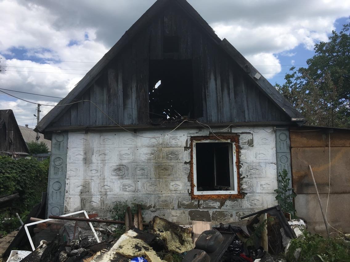 Огонь повредил практически весь дом