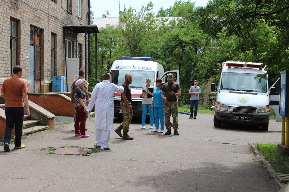 Раненых доставили в больницу Мечникова Раненых доставили в больницу Мечникова
