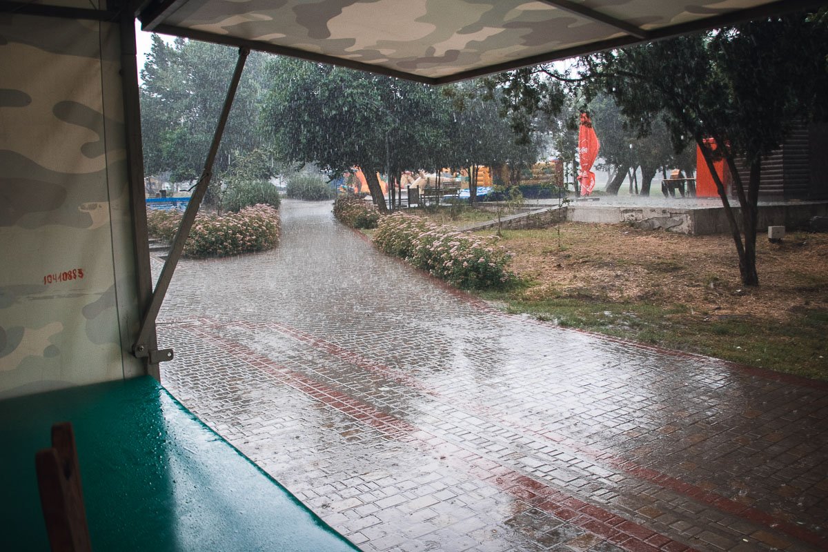 Несвоевременность - Вечная драма, Где есть он и она.