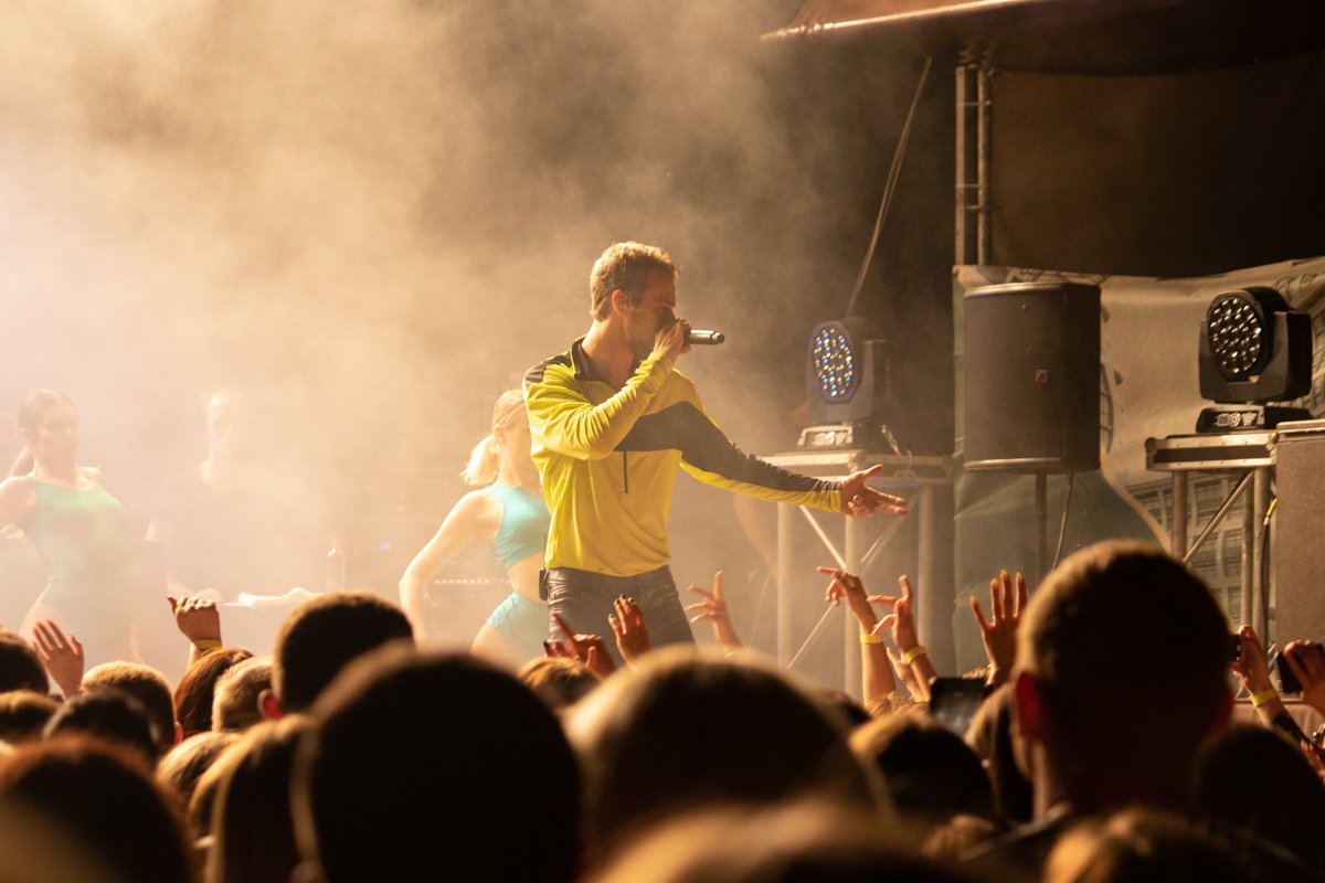 - Мне до тебя везло лишь в карты, теперь без тебя ни дня - Мне до тебя везло лишь в карты, теперь без тебя ни дня