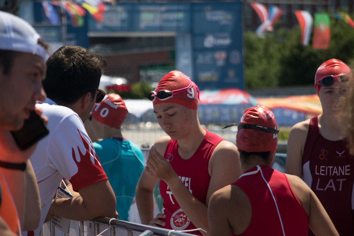 В 12:00 начались женские юниорские соревнования В 12:00 начались женские юниорские соревнования