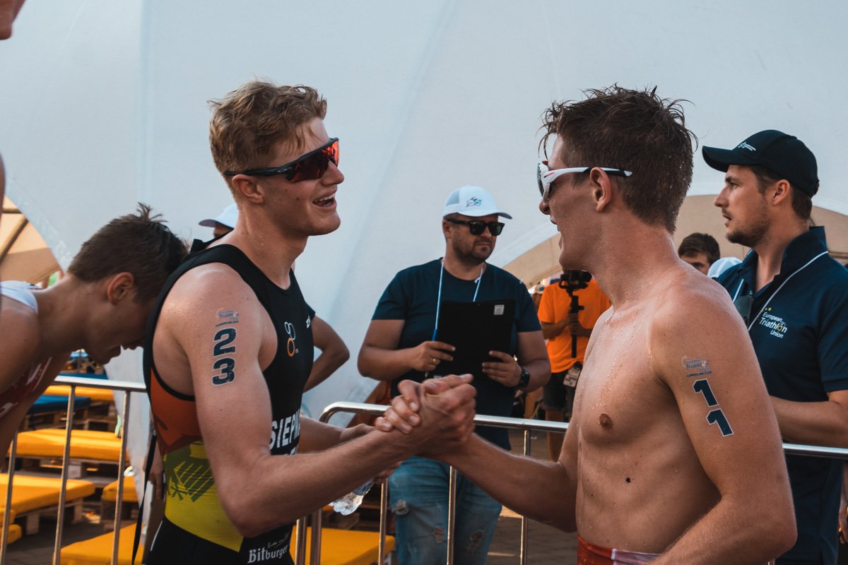 И благодарили друг друга за хорошее соревнование