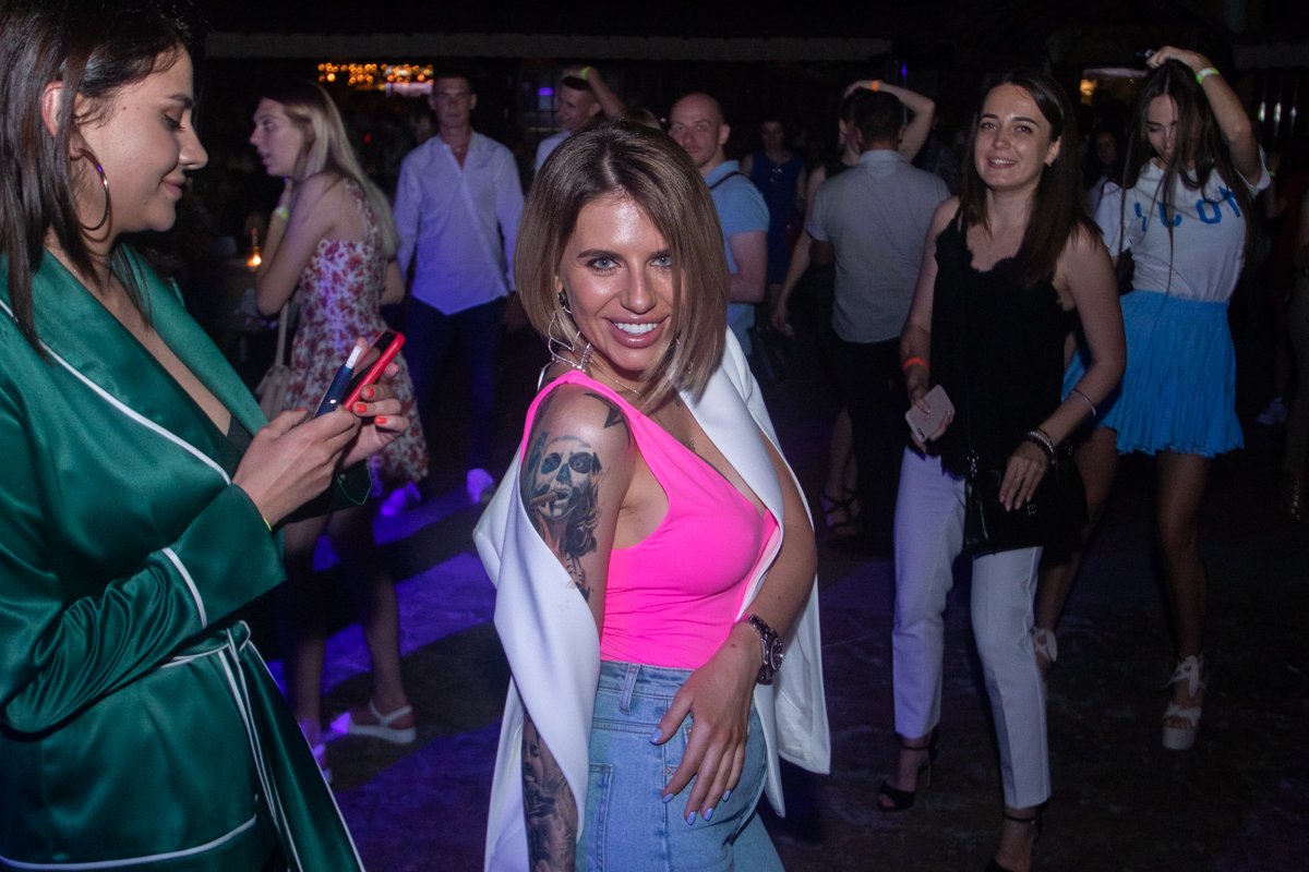 Только Информатору улыбаются так искренне Только Информатору улыбаются так искренне