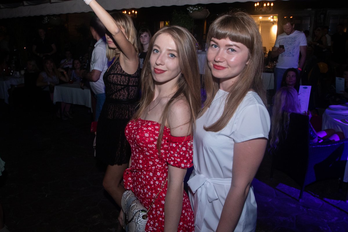 Яркая вечеринка Яркая вечеринка