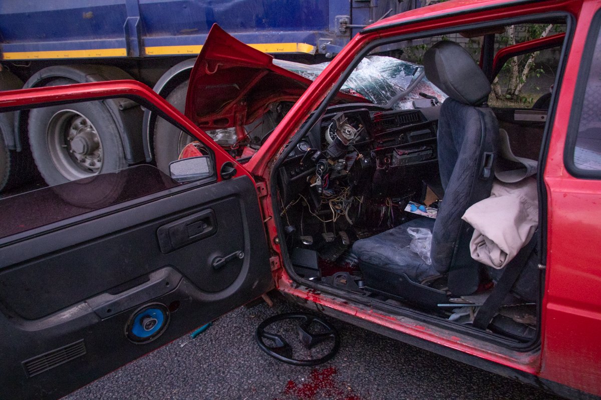 Автомобиль сильно поврежден 