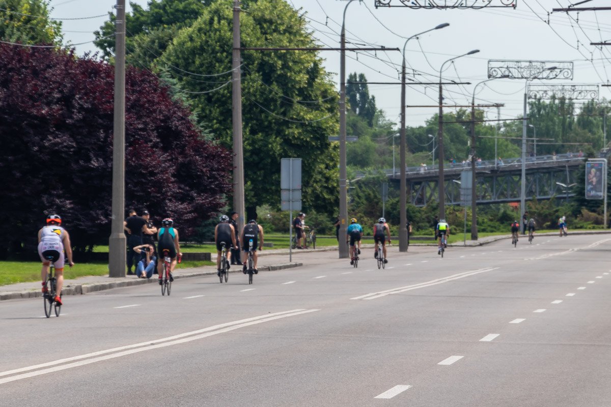 Велогонка на перекрытой набережной Велогонка на перекрытой набережной