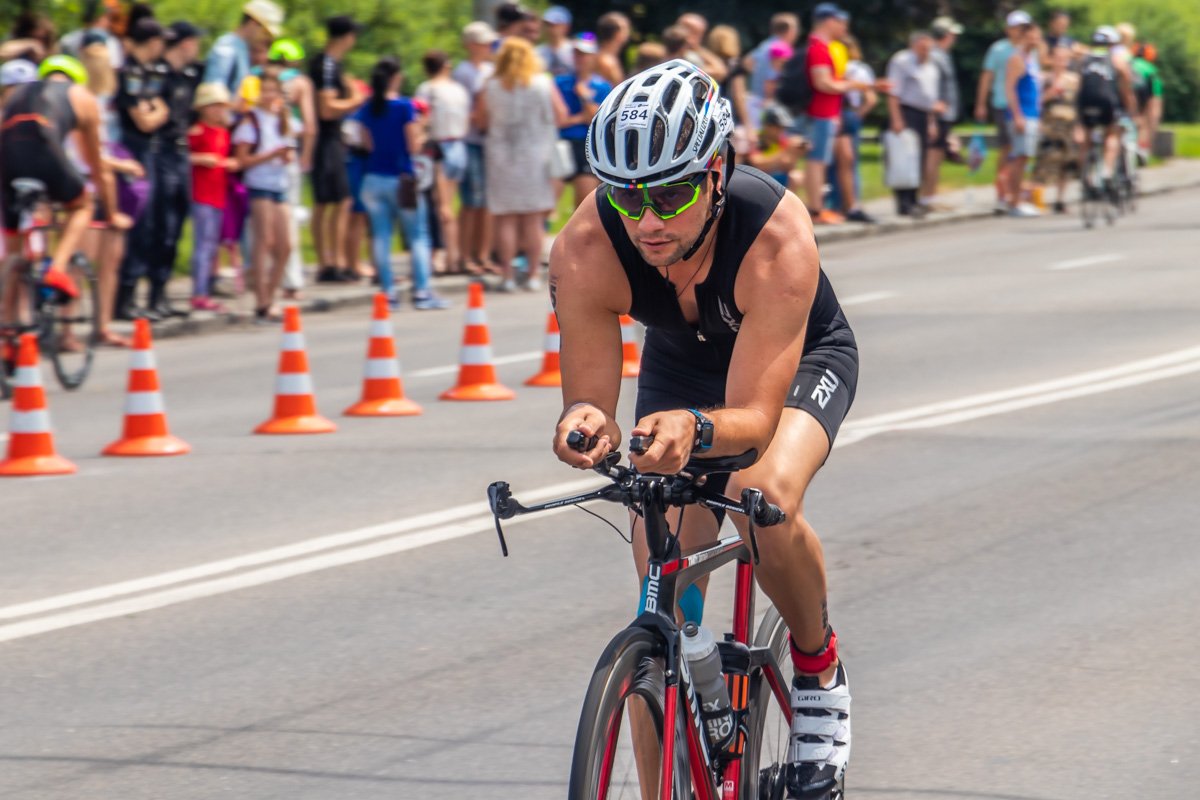 Важно уметь правильно и быстро проезжать повороты Важно уметь правильно и быстро проезжать повороты