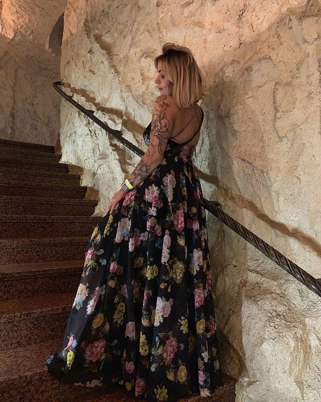 Лето - лучший сезон для цветочных платьев