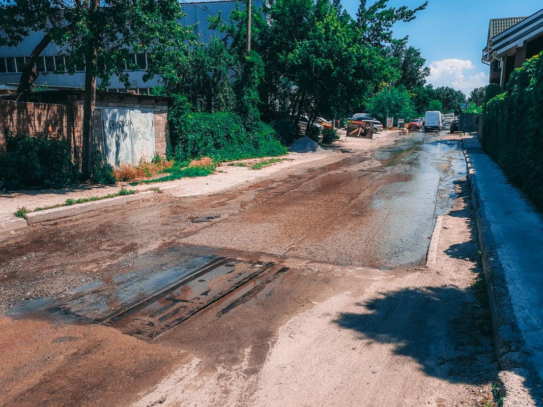 Затапливает Крестьянский спуск