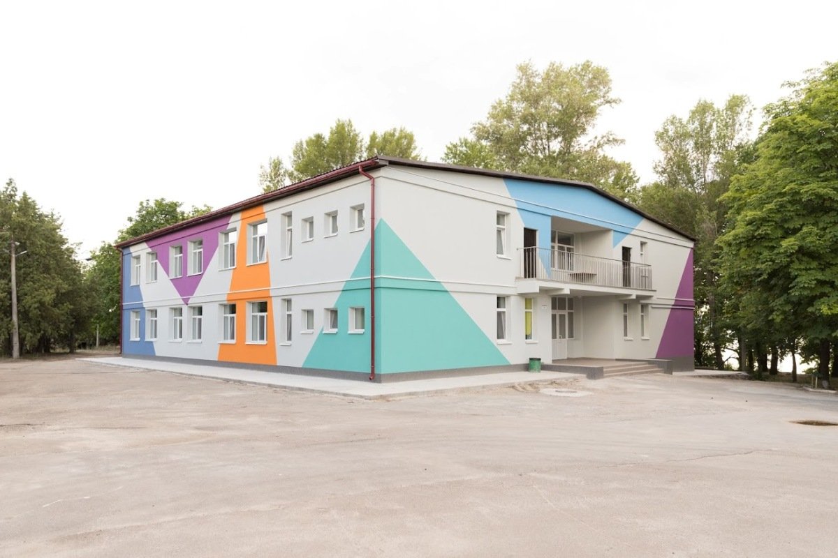 Всего за пять лет существования лагеря «Дети Днепра» здесь без затрат для родителей отдохнуло почти 20 000 детей от 8-ми до 15-ти лет Всего за пять лет существования лагеря «Дети Днепра» здесь без затрат для родителей отдохнуло почти 20 000 детей от 8-ми до 15-ти лет