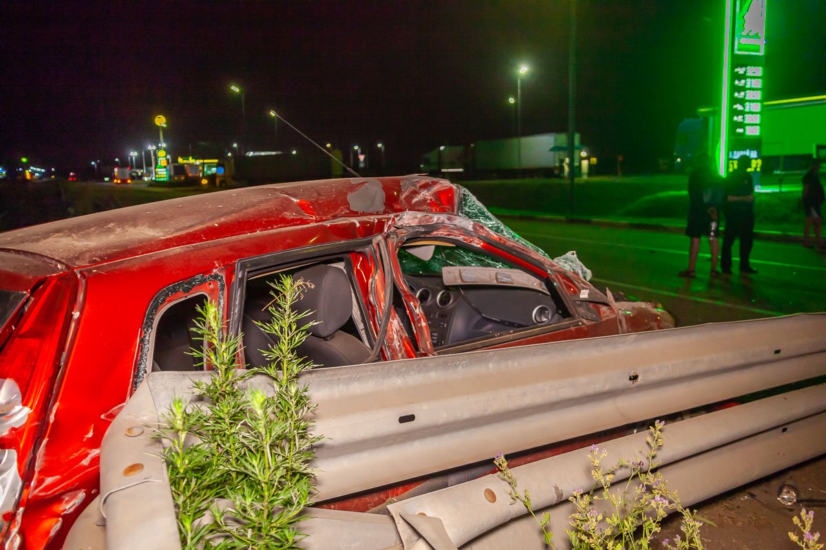 Авария случилась примерно в 22:00 Авария случилась примерно в 22:00