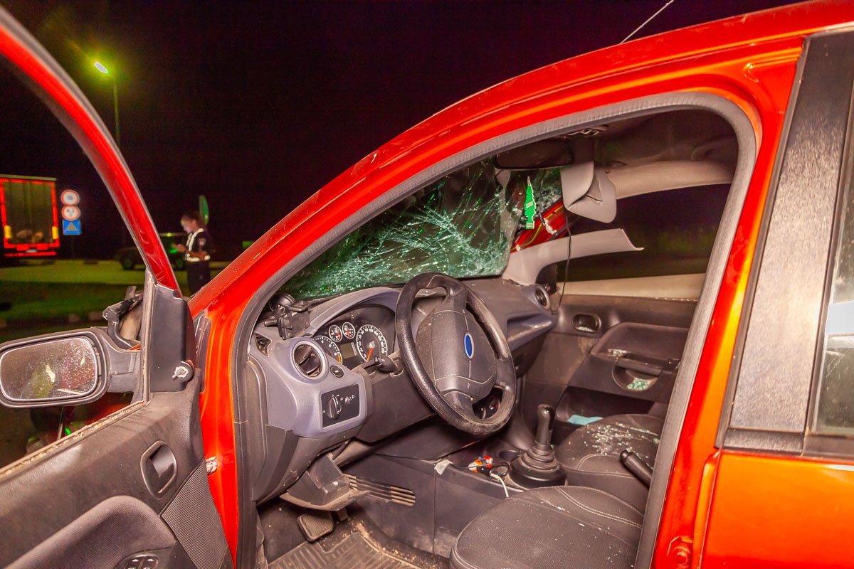 По словам полиции, водитель на Ford ехал по Донецкому шоссе в сторону Подгородного По словам полиции, водитель на Ford ехал по Донецкому шоссе в сторону Подгородного