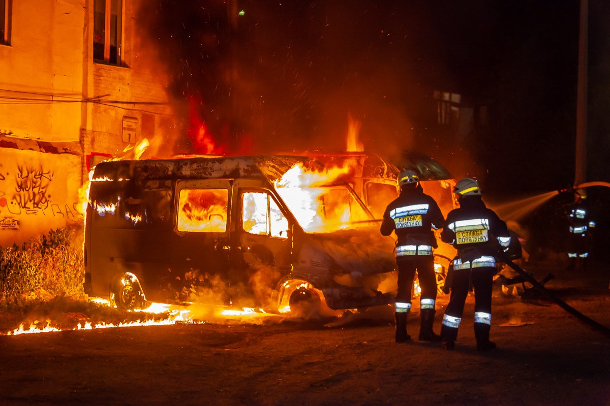 Вызов на пульт пожарных поступил примерно в 00:20
