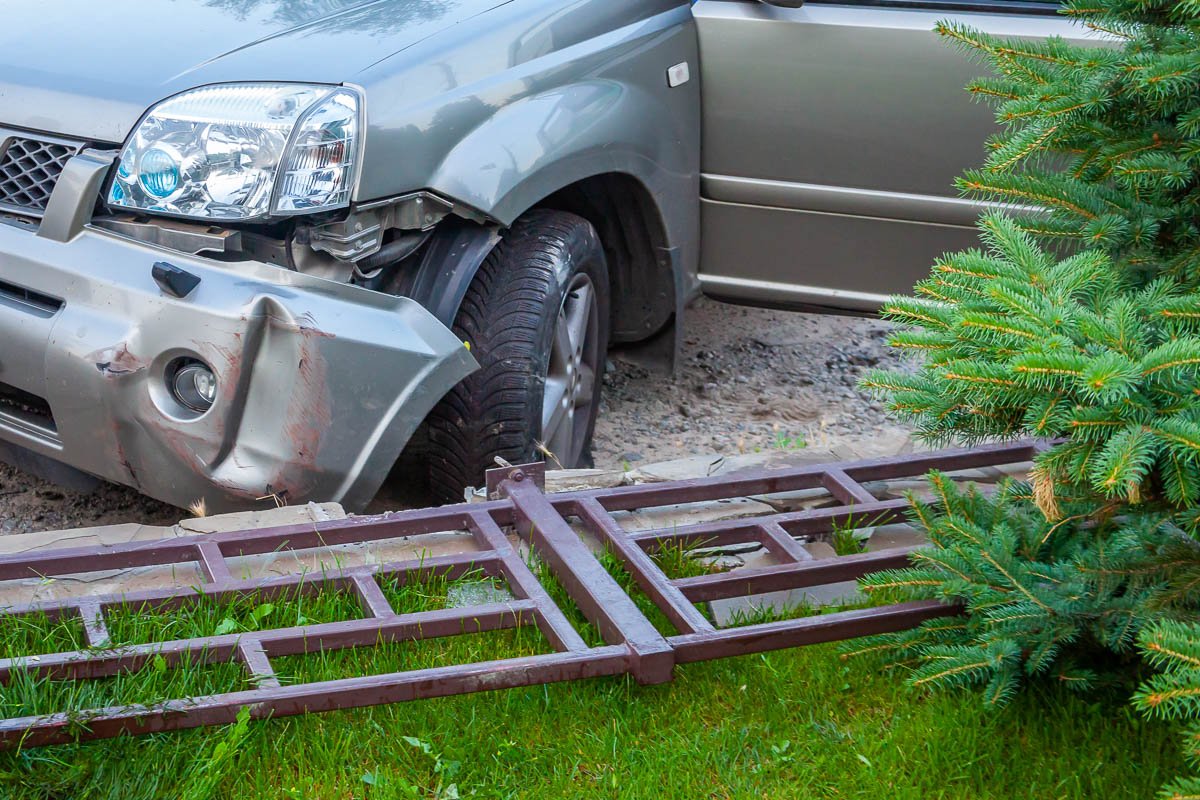 Один подросток остался на месте происшествия