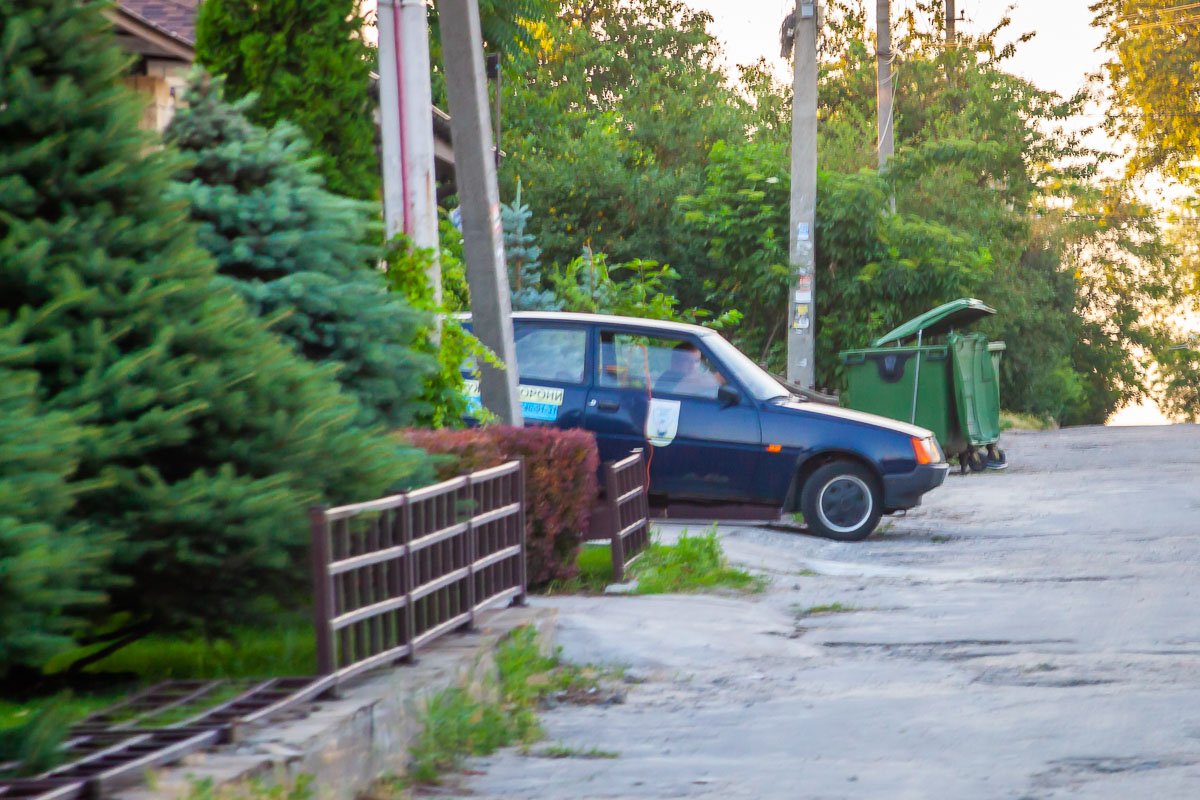 Оказывается эту машину они с друзьями "взяли" покататься, когда родич спал