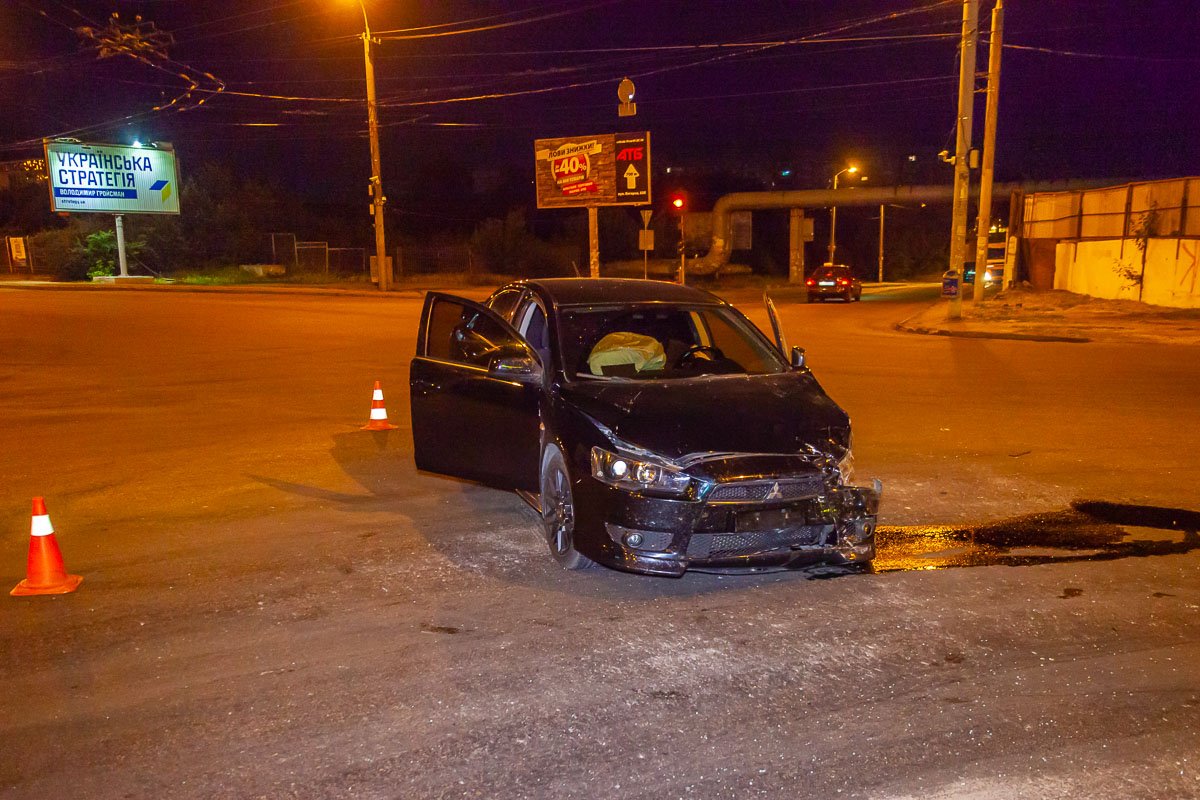 11 июня, на улице Калиновой произошло ДТП с участием Mitsubishi Lancer Х и Volkswagen Caddy 11 июня, на улице Калиновой произошло ДТП с участием Mitsubishi Lancer Х и Volkswagen Caddy