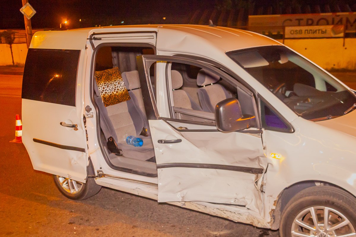 Volkswagen двигался по улице Янтарной вверх и не уступил дорогу «японцу» Volkswagen двигался по улице Янтарной вверх и не уступил дорогу «японцу»