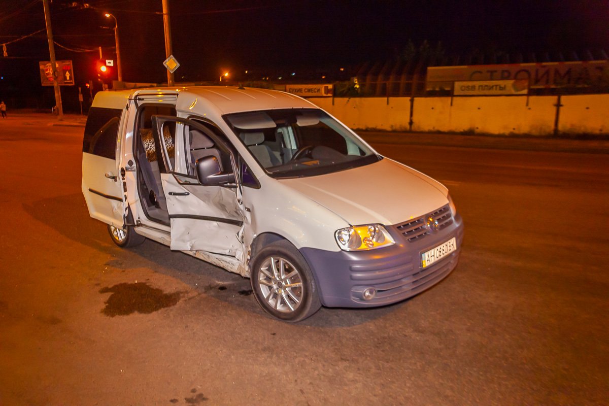 Пассажирку «немца» госпитализировали с травмами различной степени тяжести Пассажирку «немца» госпитализировали с травмами различной степени тяжести