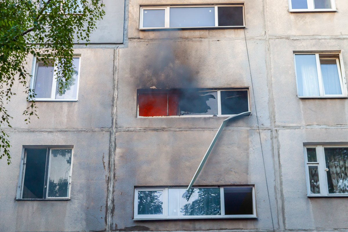 Огонь слишком быстро расходился периметру Огонь слишком быстро расходился периметру