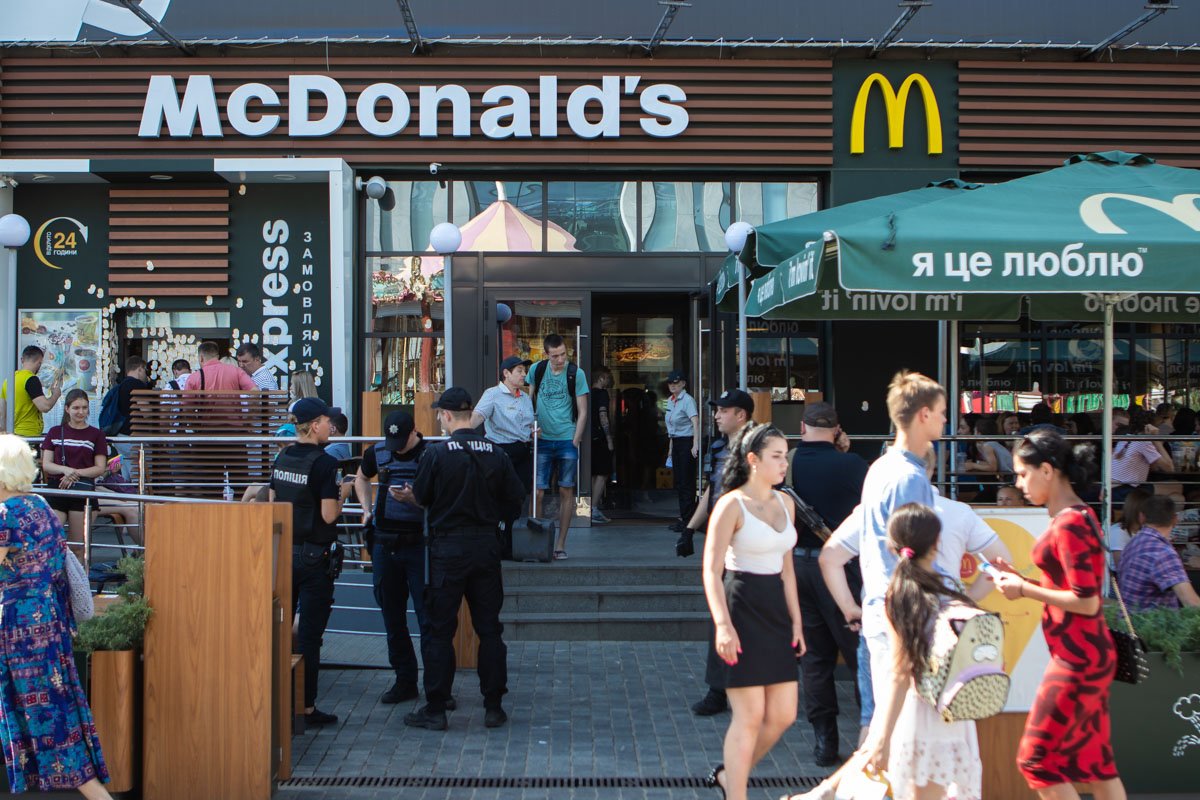 Инцидент произошел на летней площадке ресторана McDonald's