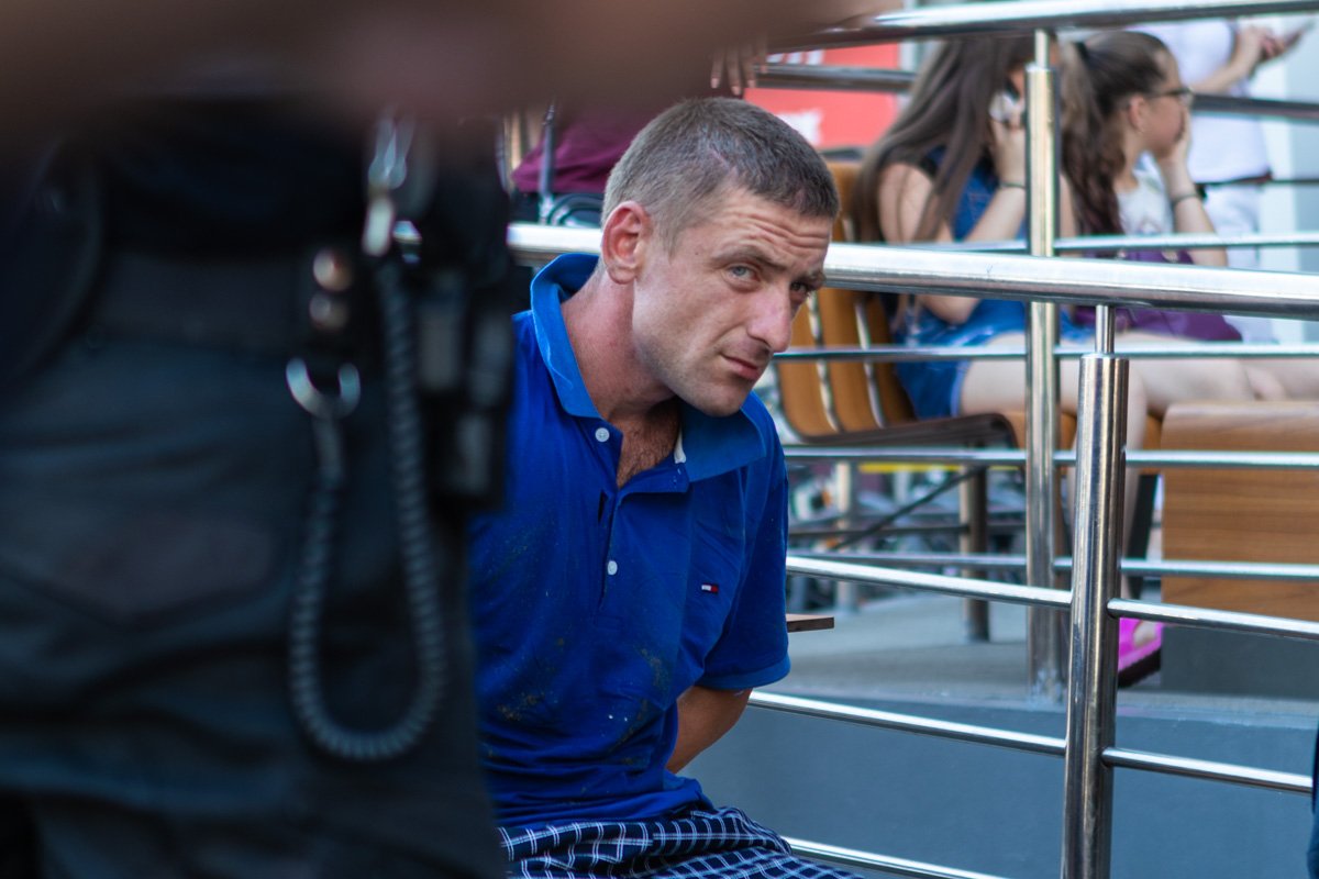 Задержанного 1986-го года рождения полицейские доставили в райотдел