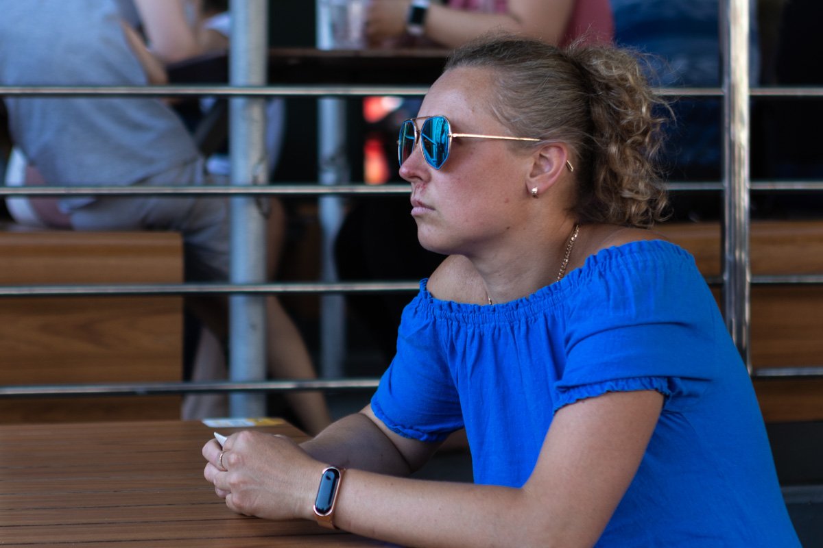 На вопрос, знал ли он, что женщина глухая и позвать на помощь она бы не смогла, мужчина не ответил