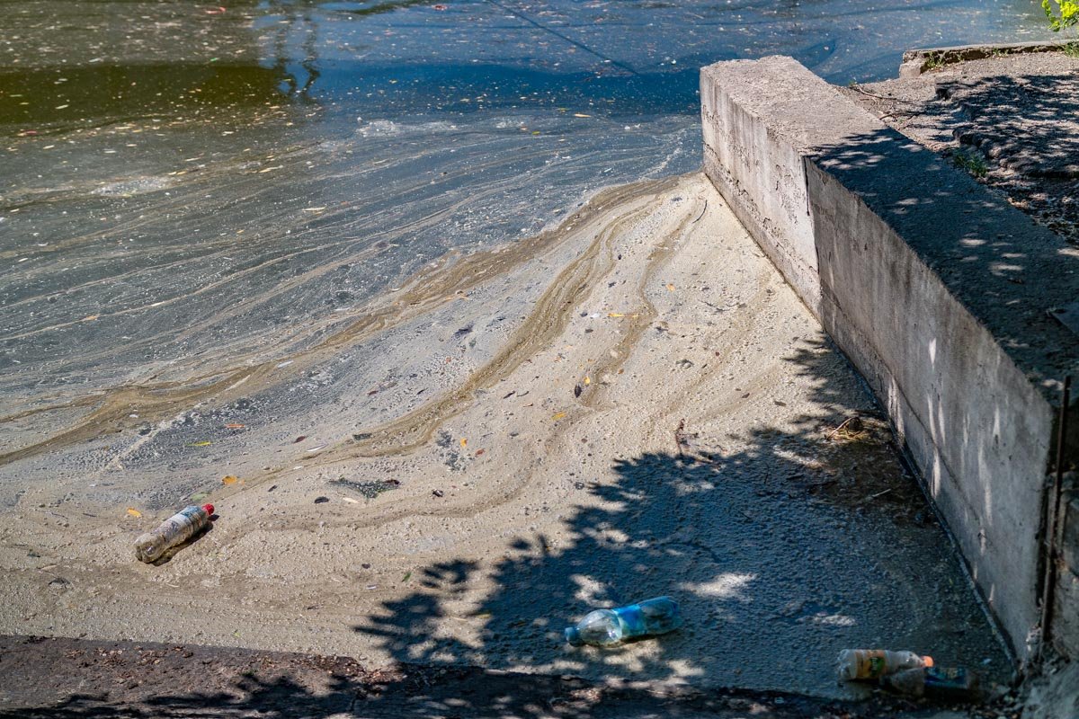 Но этот "дом" в ужасном состоянии