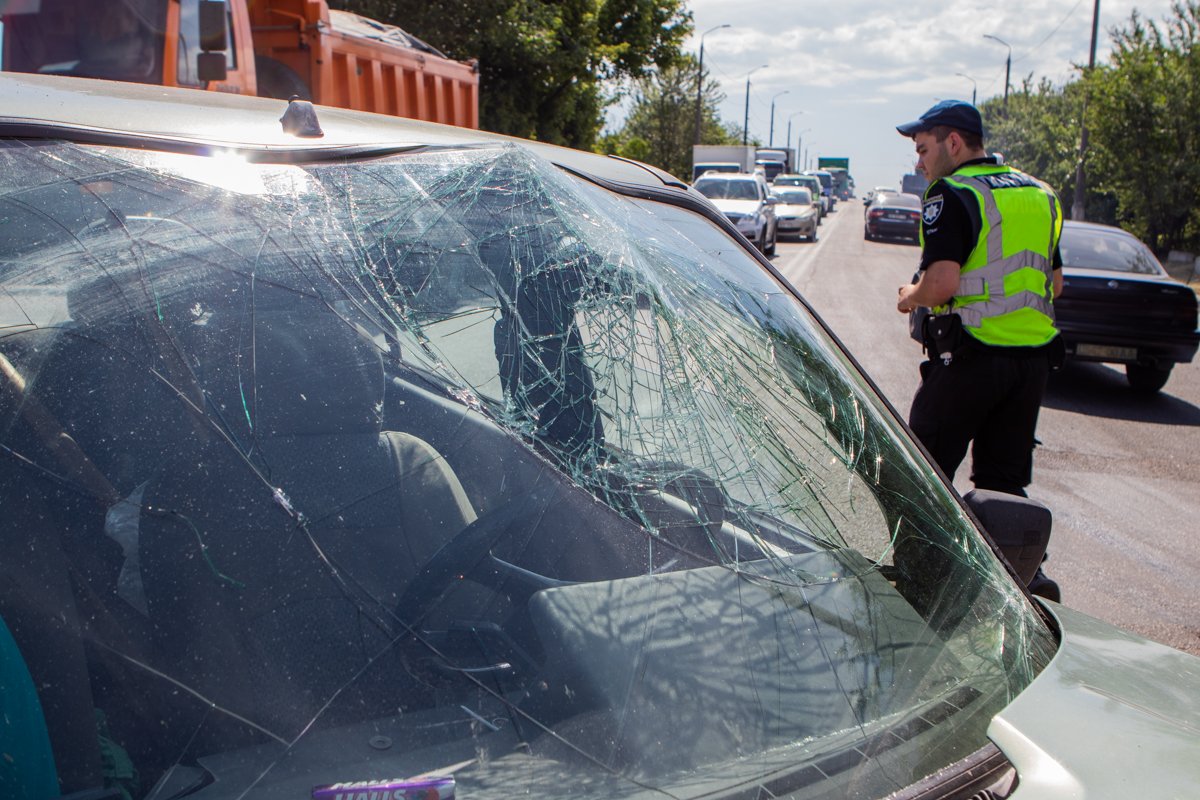 Предварительно, водителя ЗАЗа был не пристегнут, вследствие чего ударился головой