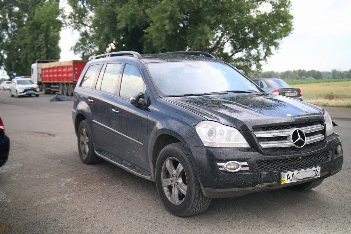 Полицейские сказали, что погибший переходил дорогу в неположенном месте