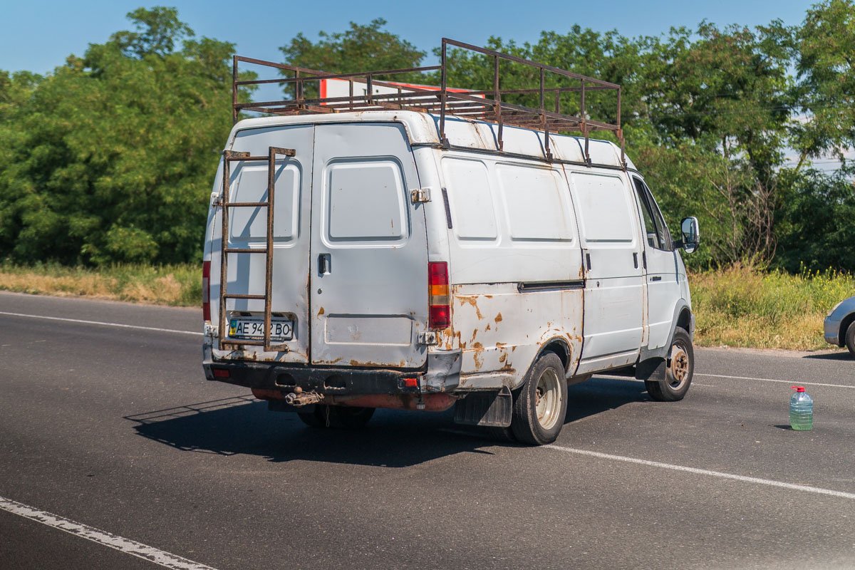 С правого ряда хотел повернуть налево  С правого ряда хотел повернуть налево
