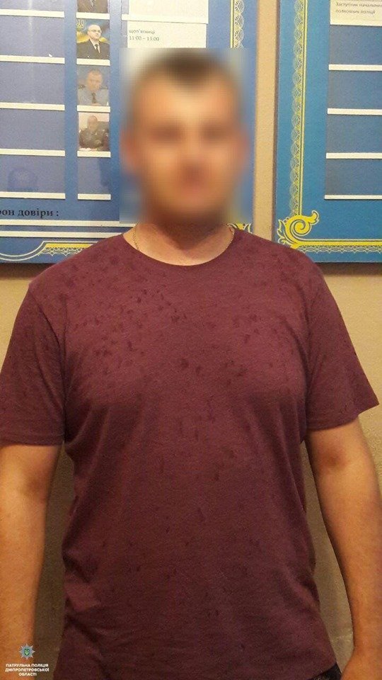 В Днепре мужчина чуть не сбил ребенка и ответил перцовым баллоном на замечание В Днепре мужчина чуть не сбил ребенка и ответил перцовым баллоном на замечание