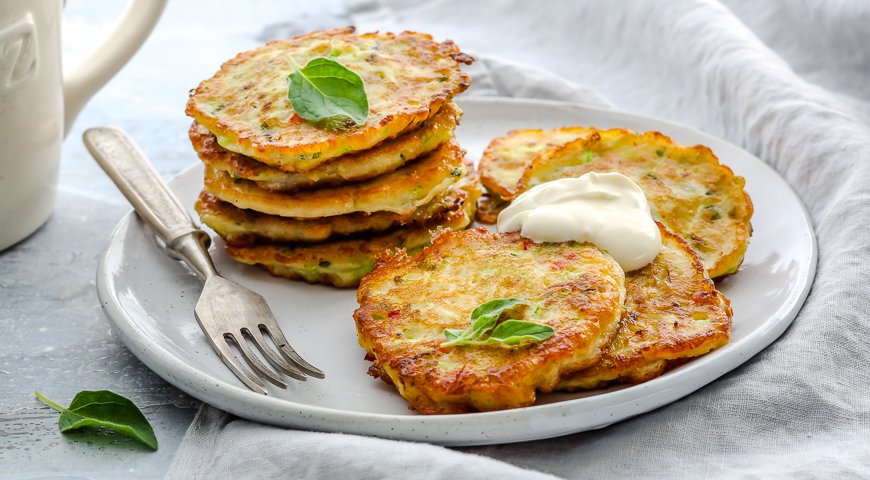 Полезные и вкусные рецепты: как приготовить оладьи из кабачков классические 1