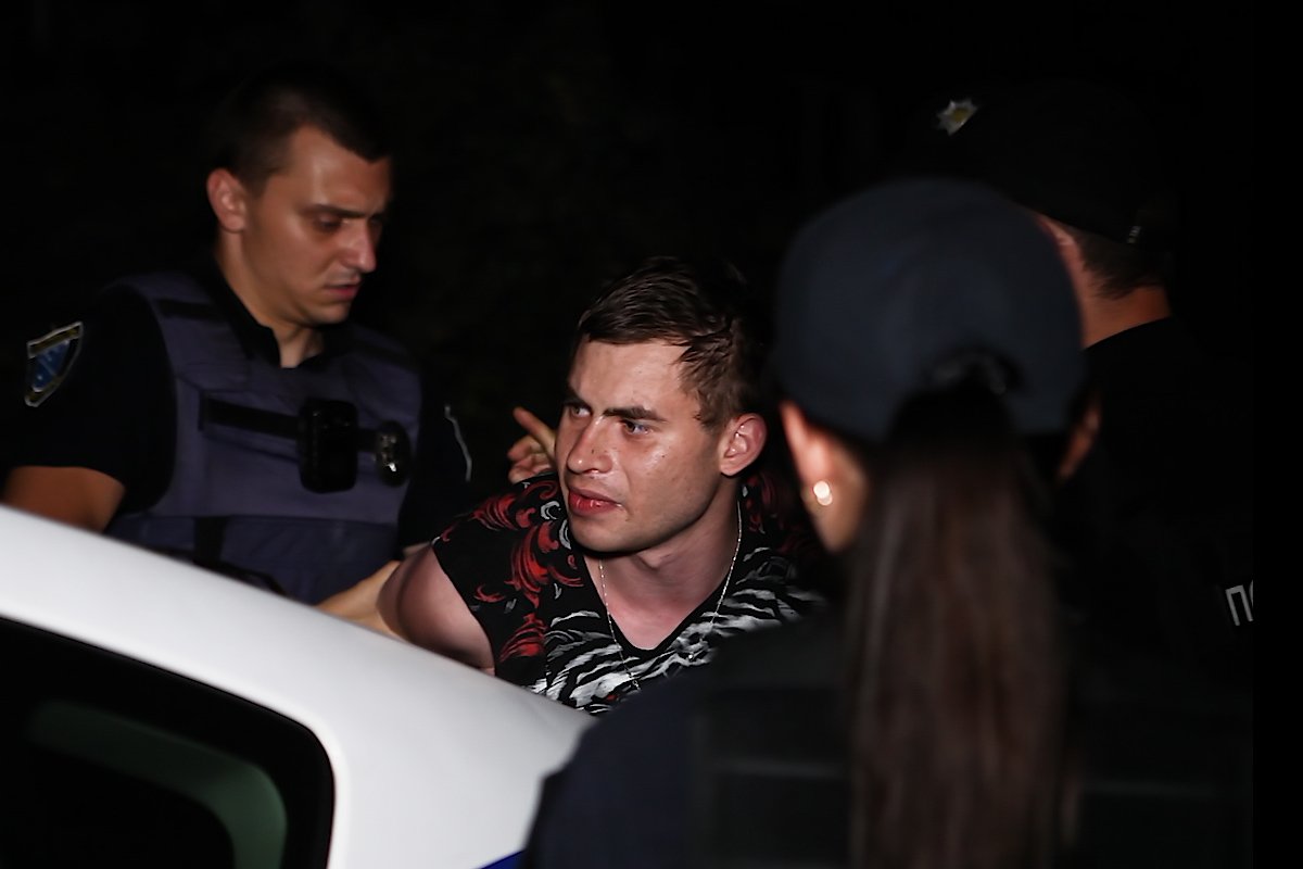 Молодого человека доставили в Индустриальное отделение полиции Молодого человека доставили в Индустриальное отделение полиции