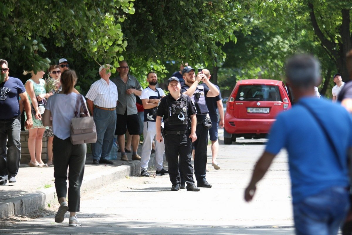 В Днепре на Рабочей горит квартира 4